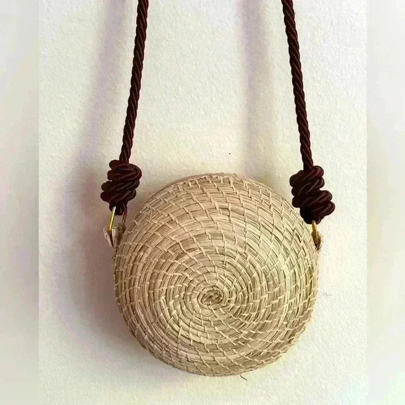 NWOT Round straw bag, Natural fibre, brown rope zippered handbag - Picture 1 of 6